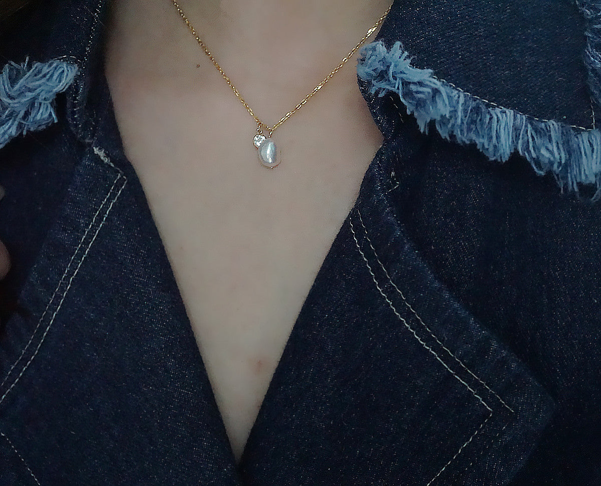 Pearl zircon diamond necklace - Dainty Moon