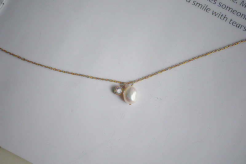 Pearl zircon diamond necklace - Dainty Moon