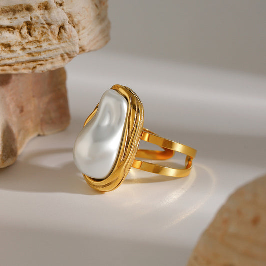 Niola Gold Pearl Ring - Dainty Moon