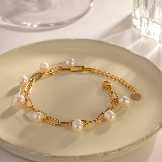 French Elegant Freshwater Pearl Bracelet - Dainty Moon